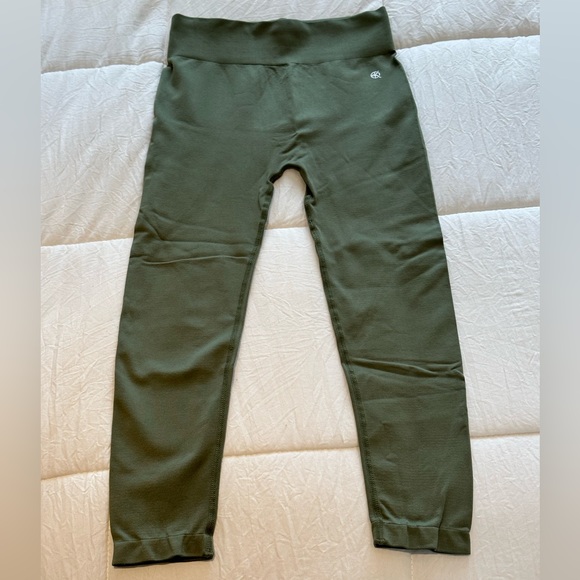 WBK Mid-Rise Summer Leggings - Picture 7 of 12